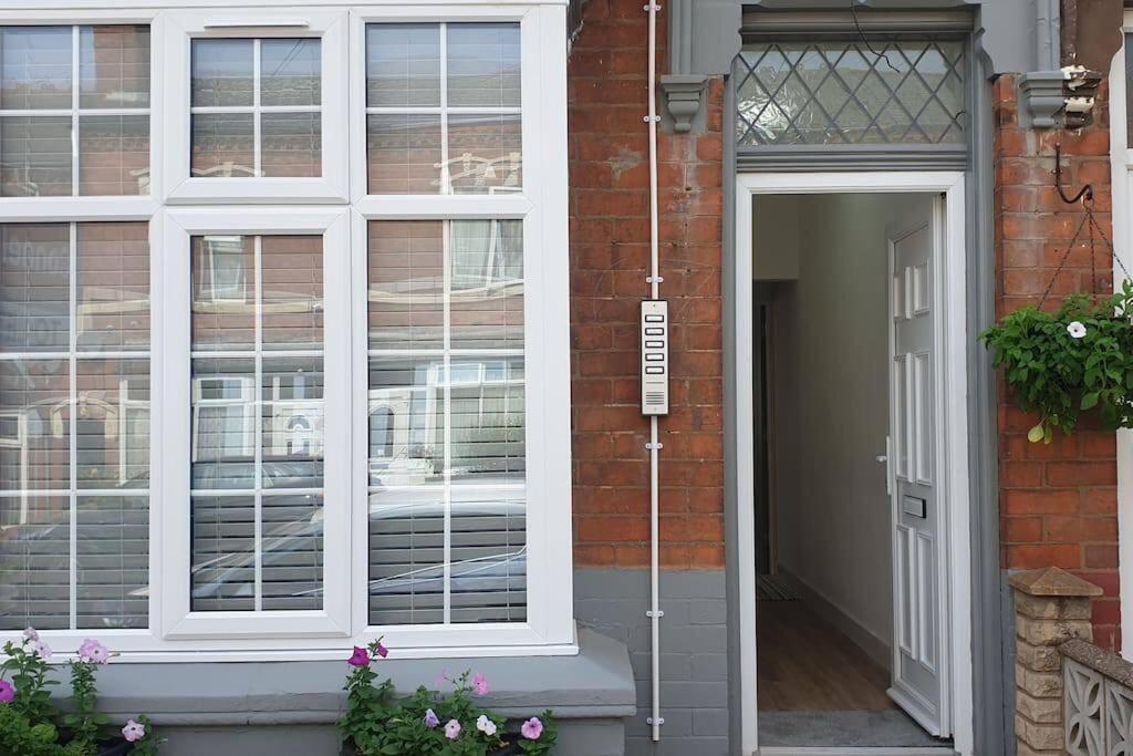 Kunda House Galton Bridge Birmingham Exterior foto